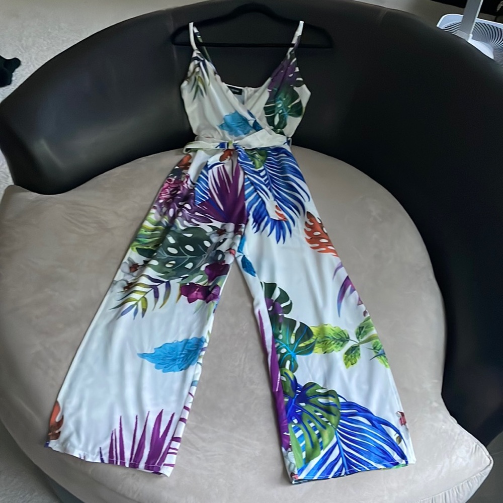 NWOT ASOS jumpsuit size 4 tropical print